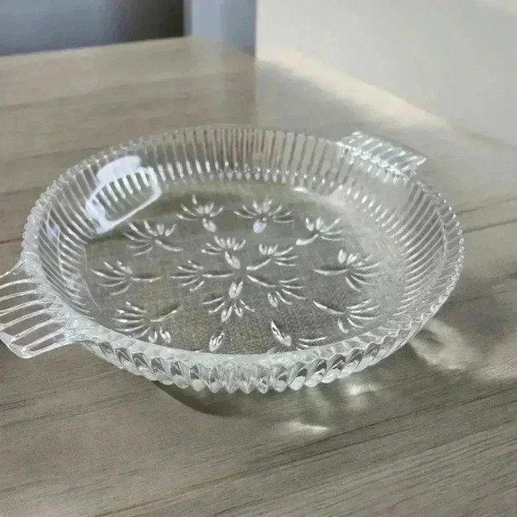 7” Vintage Clear Double Handled Glass Dish Relish,Nuts or Candy - Picture 7 of 9